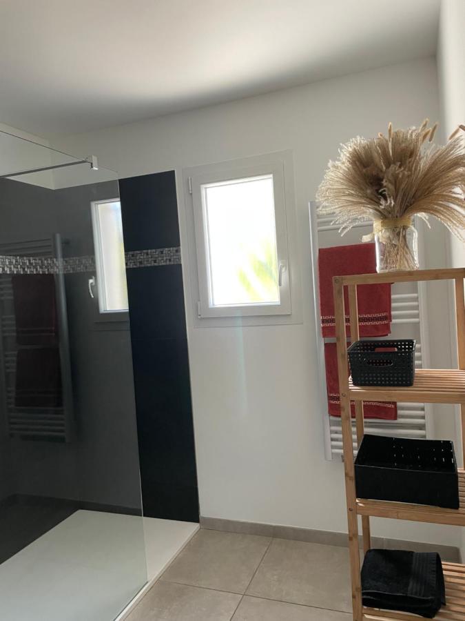 Chambre Avec Salle De Bain Privee Dans Villa Avec Garage Manosque Buitenkant foto